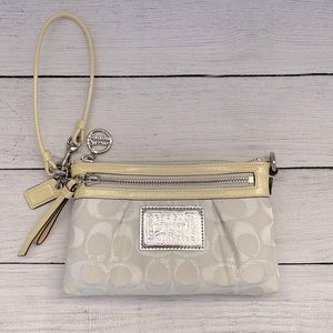 Authentic Coach Poppy Wristlet!